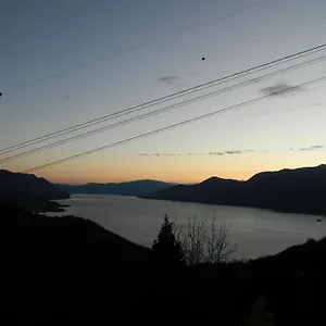 https://apt-in-quiet-area-with-charming-view-of-lake-maggiore.it-lombardy.com